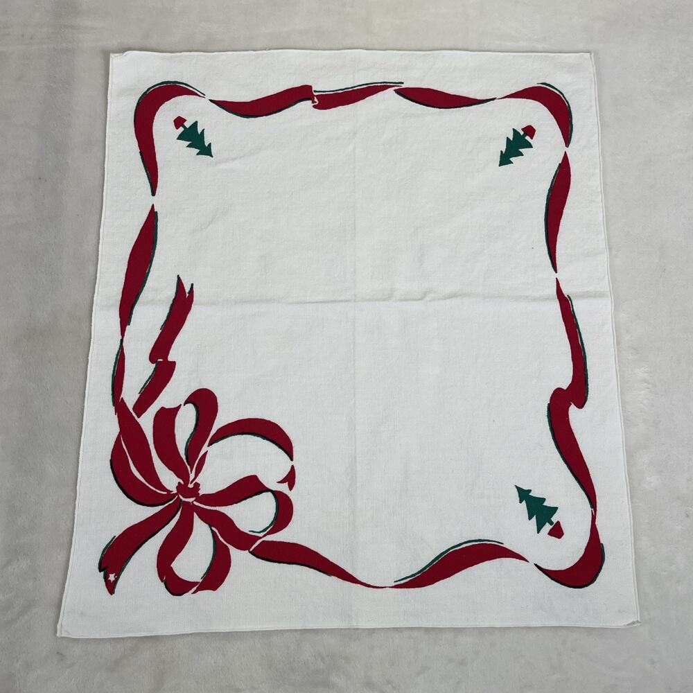 8 Vintage Christmas Napkins Big Bow Christmas Tree Green & Red Benefits Charity - Picture 2 of 8